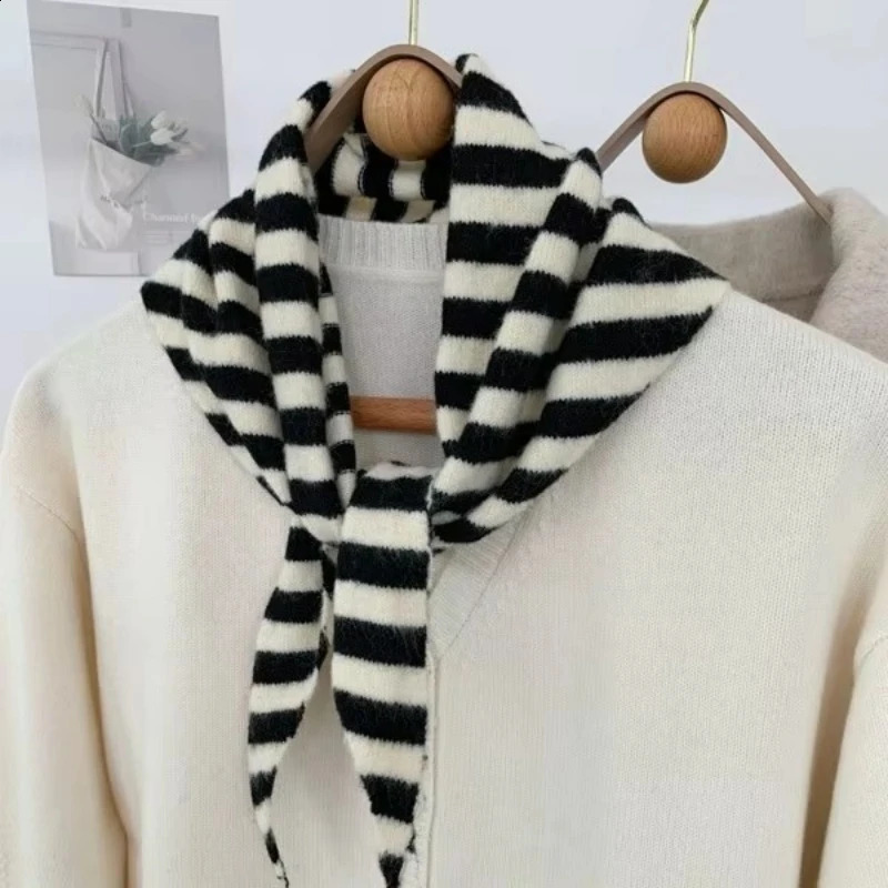Colorful striped decorative knitted scarf with wool triangle buckle soft and multifunctional scarf collar 250409