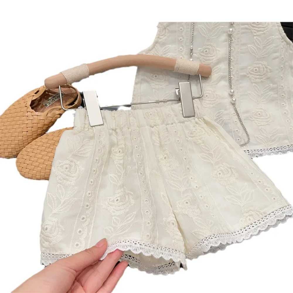 5076 Childrens Clothing Set 2025 Summer New Girls Set Open Lace Vest+Short Sweet Two Piece SetXJ250410
