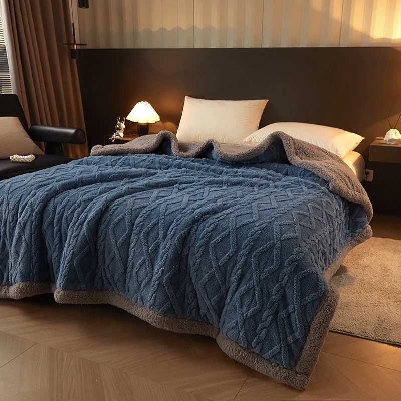 New Tafu velvet thickened winter blanket student dormitory blanket nap office milk velvet lamb velvet blanket C251111