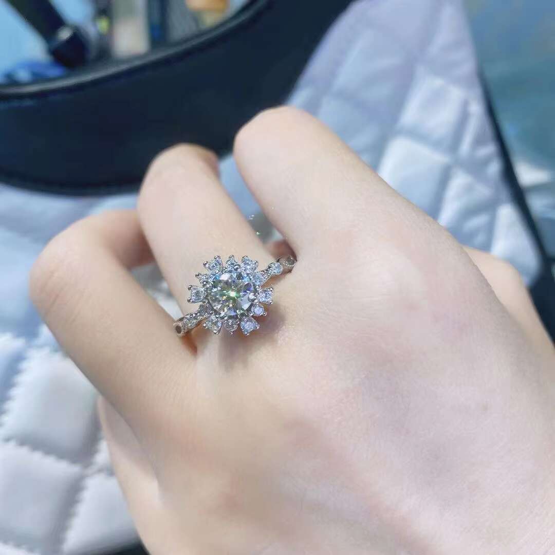 American Mosane Womens Diamond D Color VVS1 Grade Moissanite Wedding Ring Factory Wholesale Price for Marriage Proposal