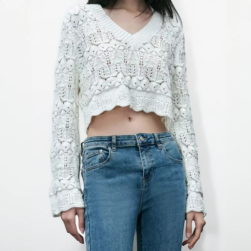 Long sleeved Pointelle knitted top white crocheted sweater womens latte eye crop jumper autumn and winter vintage French chic dress 250407