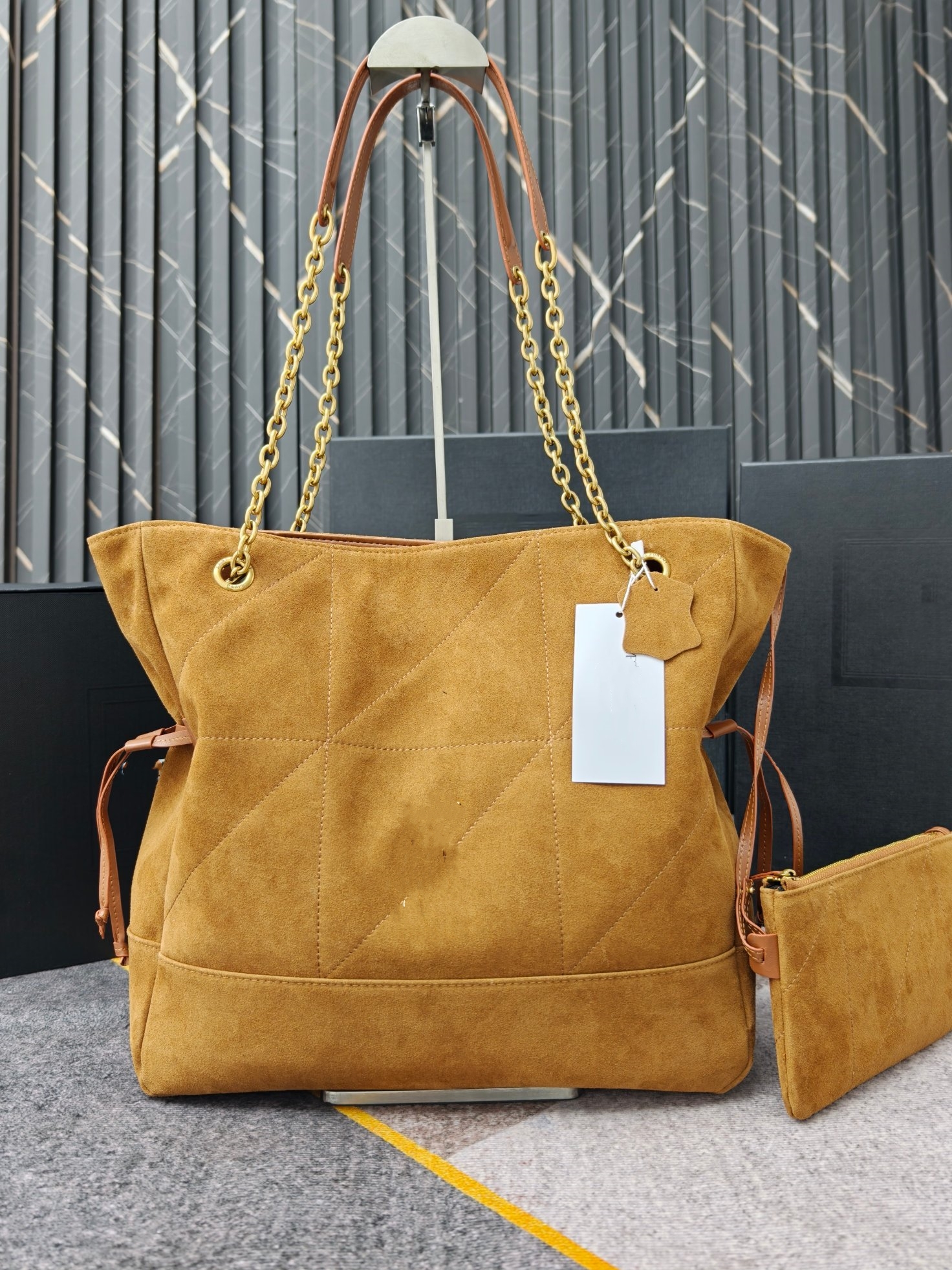 Luxurious medium-sized handbag lucky bag drawstring bucket bag designer bag textured matte leather large-capacity handbag high-quality laptop bag