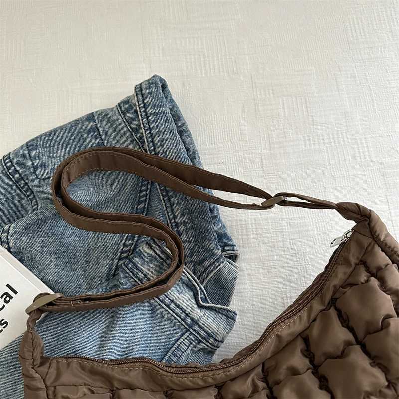 2025 New Quilted Puffer Shoulder Bag for Women Large Capacity Tote Sling Bag Fashion Casual Crossbody Satchel Bag Female HandbagT251110