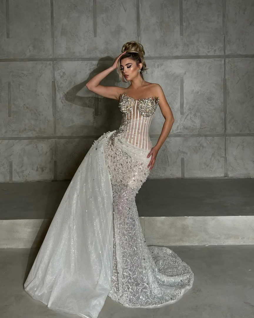 Simple Strapless Sequined Wedding Dress Elegant Sleeveless Beaded Bridal Gown Luxurious Side Train Bride Dresses Customized