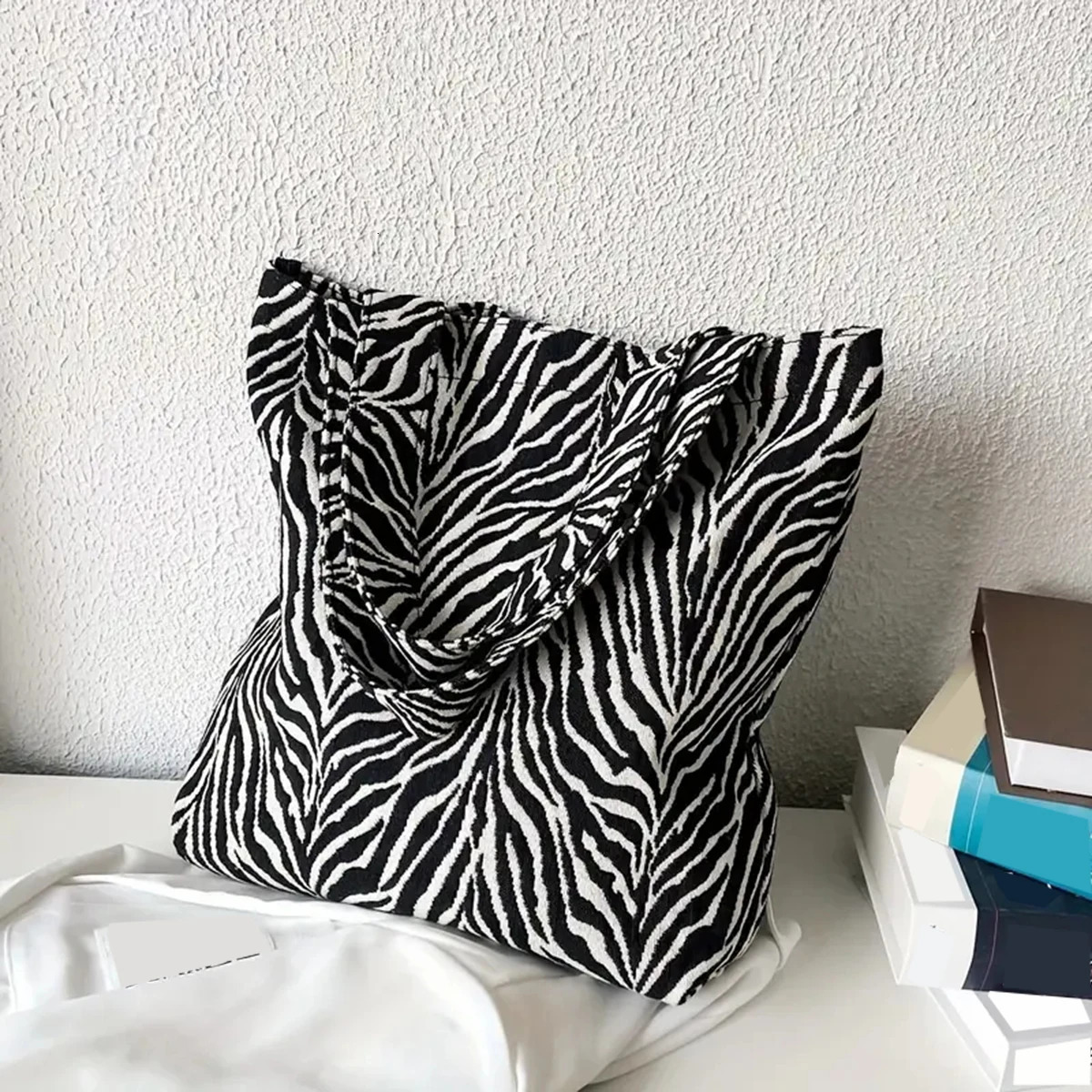 Fashion leopard canvas bag large capacity portable simple shoulder crossbody a pack 251110