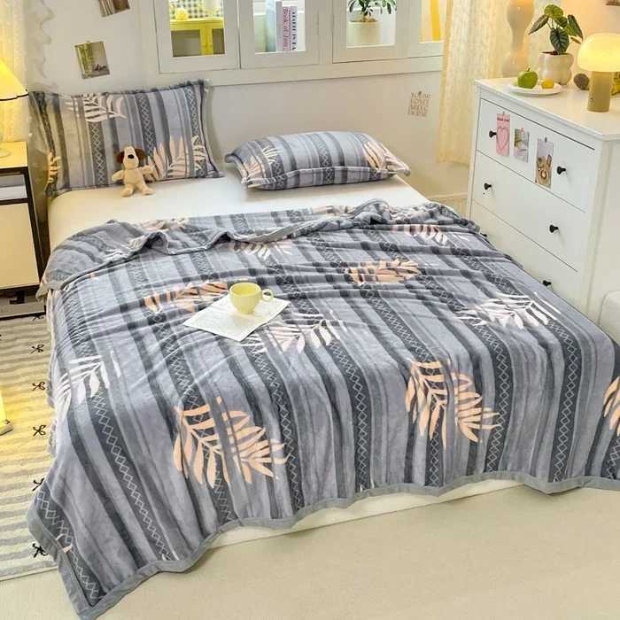 Double sided milk flannel multifunctional printed blanket shawl blanket nap blanket C251111
