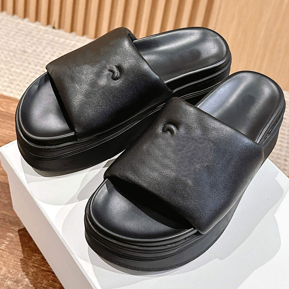 Womens block slide with triomph in lambskin platform designer slides wedge sandasl rubber outsole luxury new summer beach casual sandal