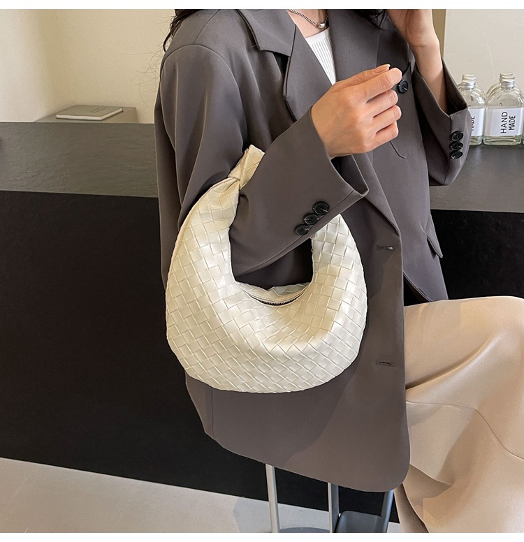 Luxury Brand Designer Lazy Handheld Dumpling For Women New Niche Design Handbag Textured Crossbody Korean Style Bag XJ260206