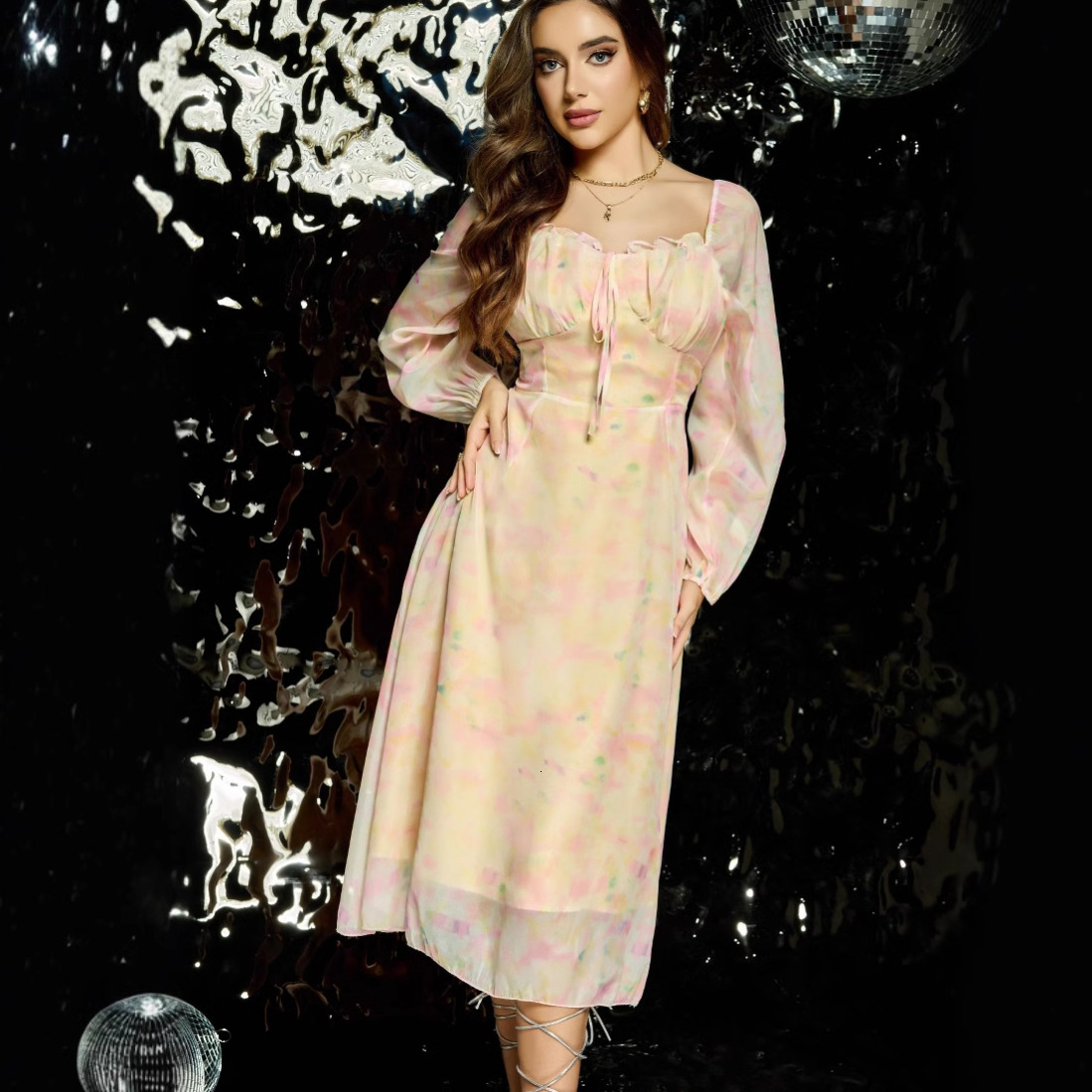 Exquisite long sleeved floral fairy with a high-end feel super beautiful appearance, covering the stomach reducing age, French autumn and winter dress