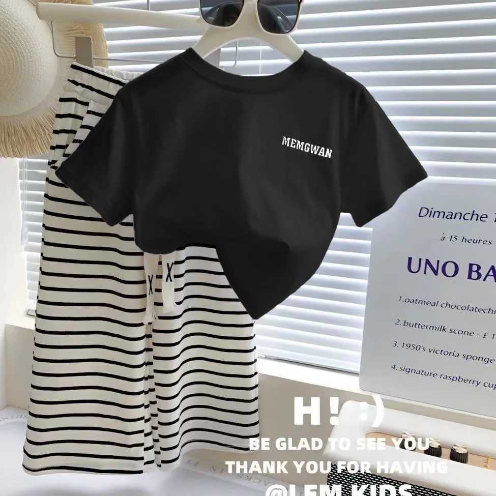 Summer girl T-shirt set childrens short sleeved top+striped pants 2PCS set fashionable casual clothing childrens clothing 1-8 YXJ250410
