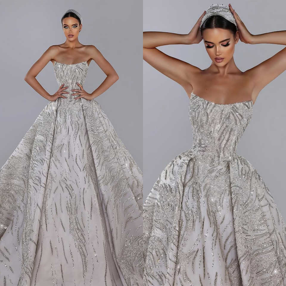 Luxurious Beaded A Line Wedding Dresses Strapless Sleeveless Bridal Gowns Glitter Crystal Robe De Mariee Customized