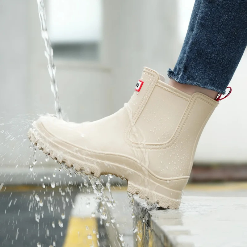 1 Pair of Womens Short Rain Boots Pvc Non-Slip Water Shoes Outdoor Waterproof Shoes Womens Fashionable Water Boots 251111