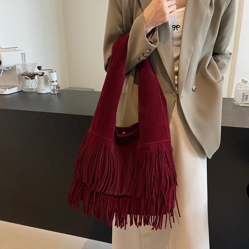 Faux Suede Shoulder Bag for Women Frosted Fringe Travel Tote Handbag Satchel Purse Clutch Retro Handbags Vintage Commuter Bag 251110