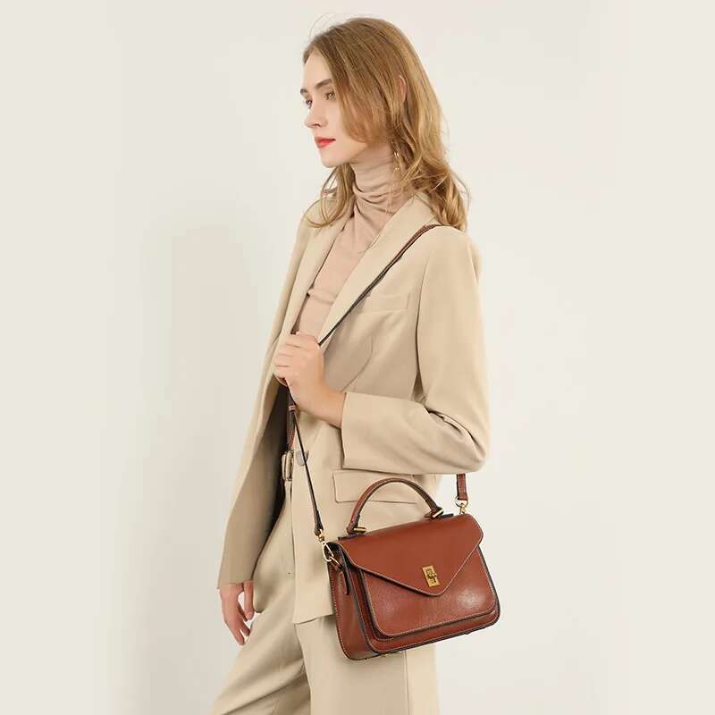 Designer Bag Genuine Leather Women High Quality Simple Vintage Fashion Postman Handbags Ladies 2025 Shoulder Green Small Bag
