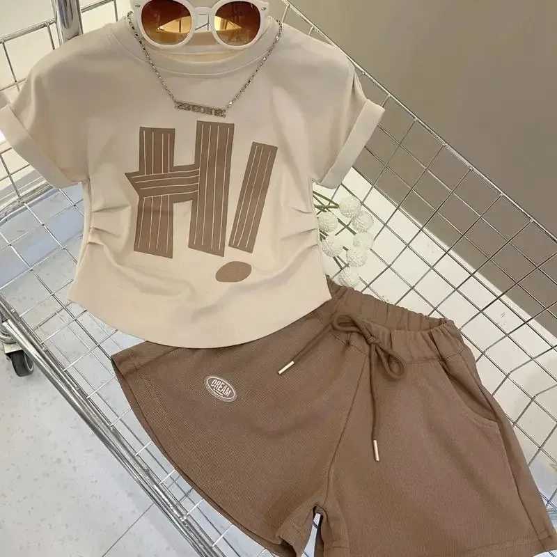 Girls clothing set 2024 summer childrens short sleeved set teenage girls letter T-shirt shorts sportswear setXJ250410