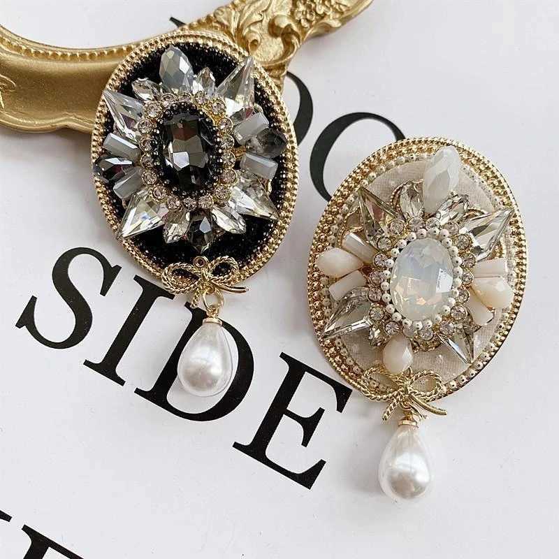 Luxury trsince Creative Classic Retro Brooches for Women Camellia Crystal Chain Tassels Brooches Pins Party Banquet Clothes Accessories Y251111