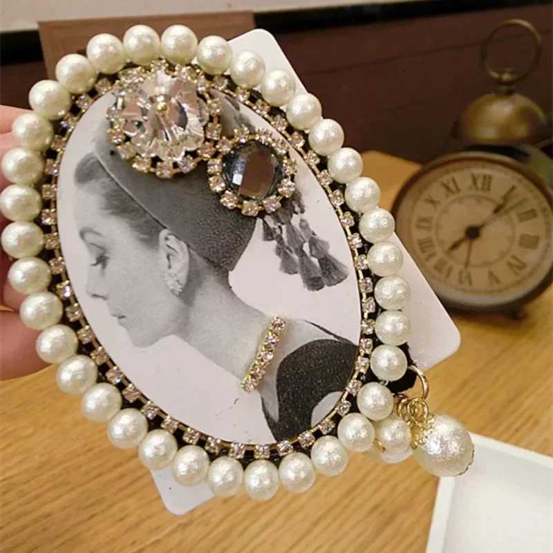 Luxury Korean Fashion Crystal Pearl Tassel Brooch Fabric Bowknot Badge Lapel Pins for Women Shawl Scarf Buckle Corsage Jewelry Y251111