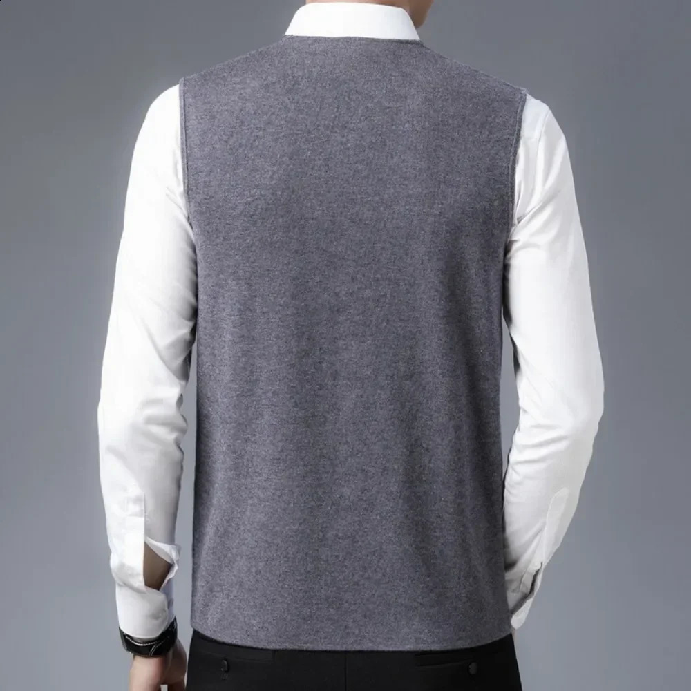 Mens business casual Pullover Wear warm sleeved nonwoven vest mens knitted top 250411Z