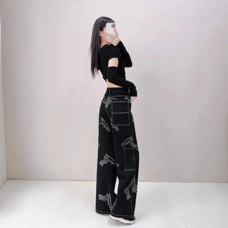 hiphop washed denim jeans for men and women highquality American pistol printed straight pants graphic 250407