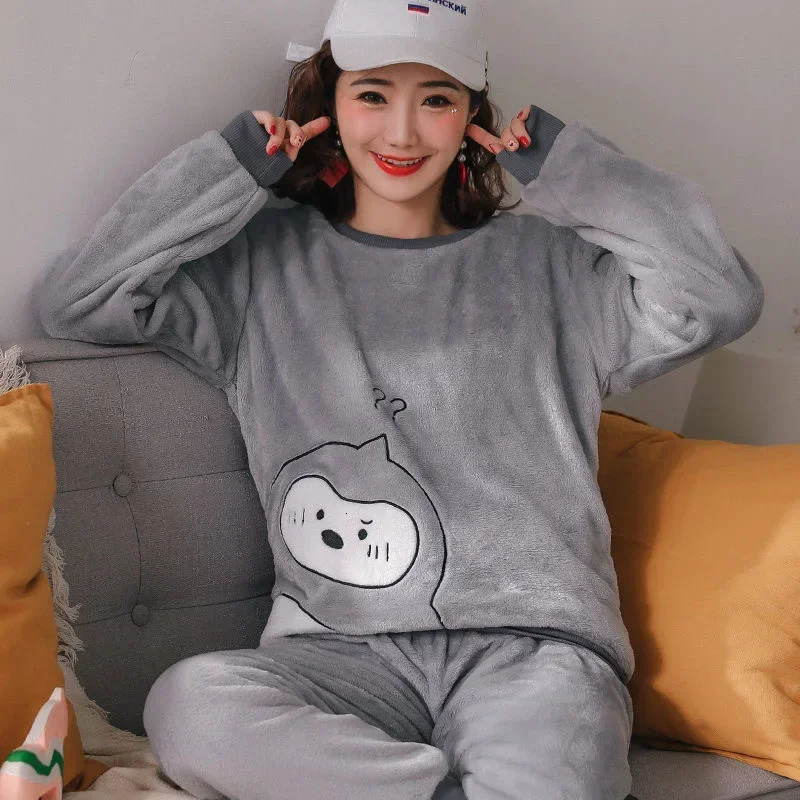 Thickened Warm Sleepwear for Winter Flannel O-Neck Girl Loungewear 2PCS Set Ladies Pajamas Long Sleeves Cartoon Bear Loungewear 251106