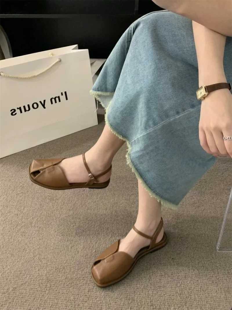 2024 New Summer Fi Womens Roman style Shoes Hats Sandals Womens Hollow Design Breathable Flat Comfortable SandalsXJ250410