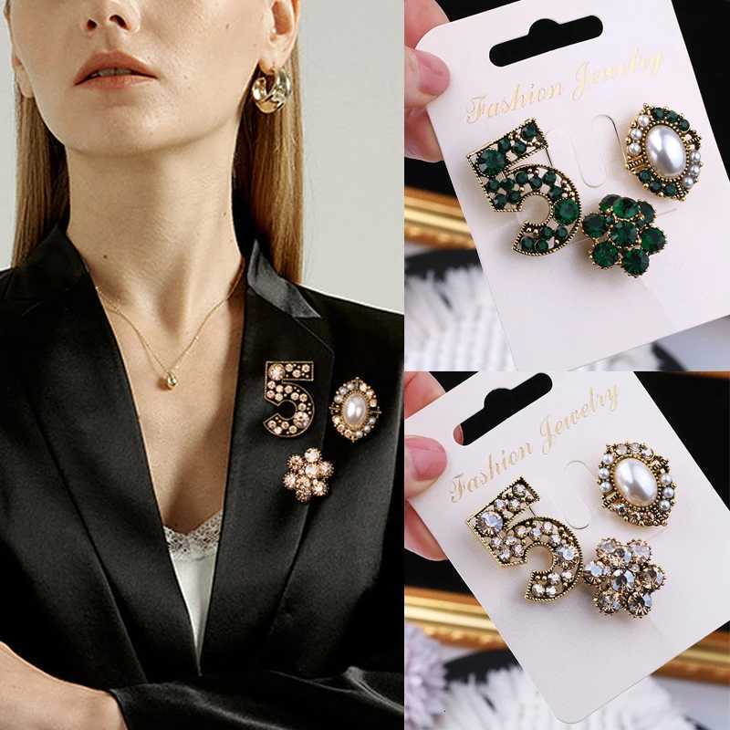 Luxury 3 pcs/set Elegant Women Fashion Pearl Crystal Brooches Pins Creative Exquisite 5 Number Jewelry Clothing Suit Rhinesotne Brooch Y251111