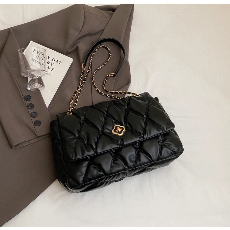 Luxury Brand Designer Bag High-End Quilted Chain Women's Bag 2025 New Trendy Versatile Shoulder Bag Crossbody Bag Small Style Embroidered Large B