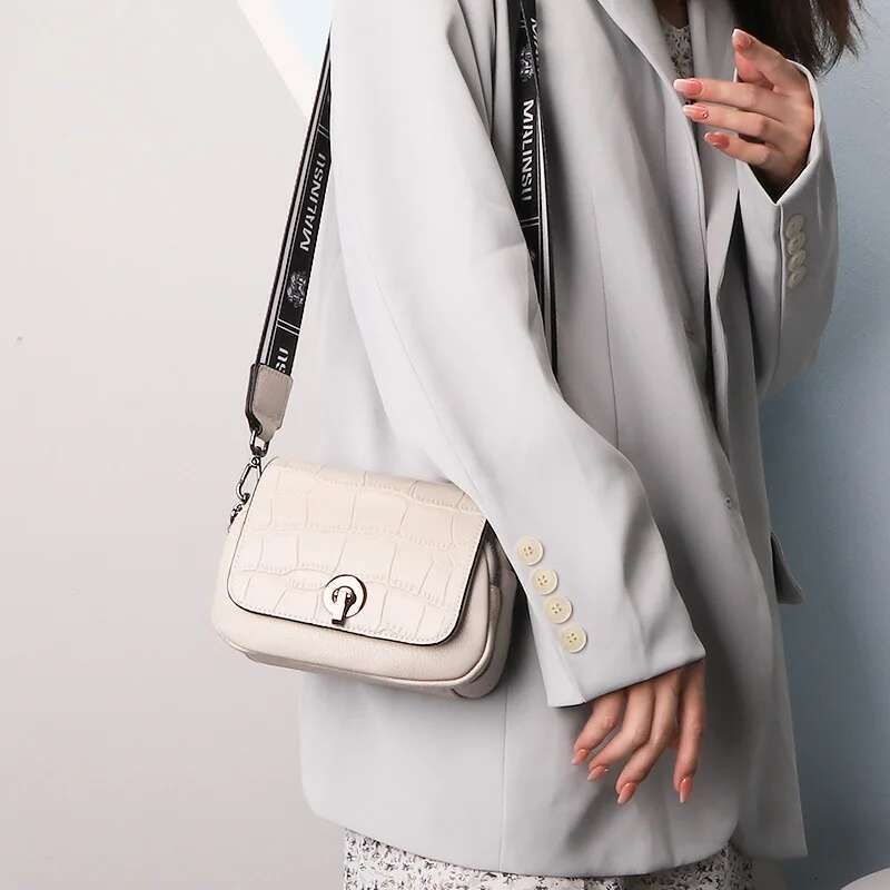 Top Layer Cowhide Small Square Women's Messenger Fashionable Purse Lady Shoulder Genuine Leather Solid Phone Bag Soft