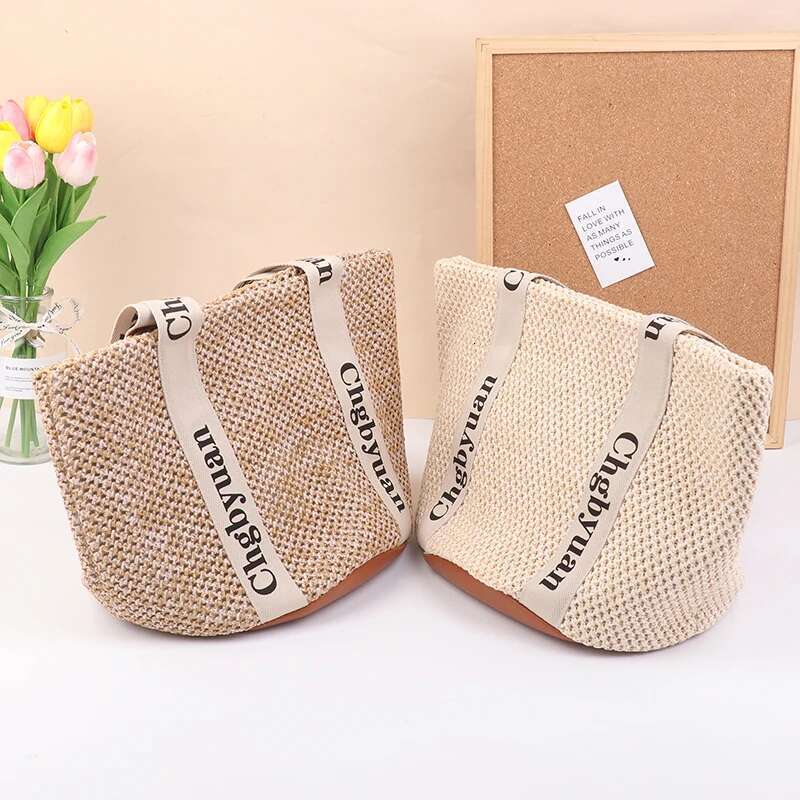 New Popular Grass Handmade Woven Beach Bag Retro Countryside Style Handbag Portable Hot Large Capacity Casual Tote Fashion bags