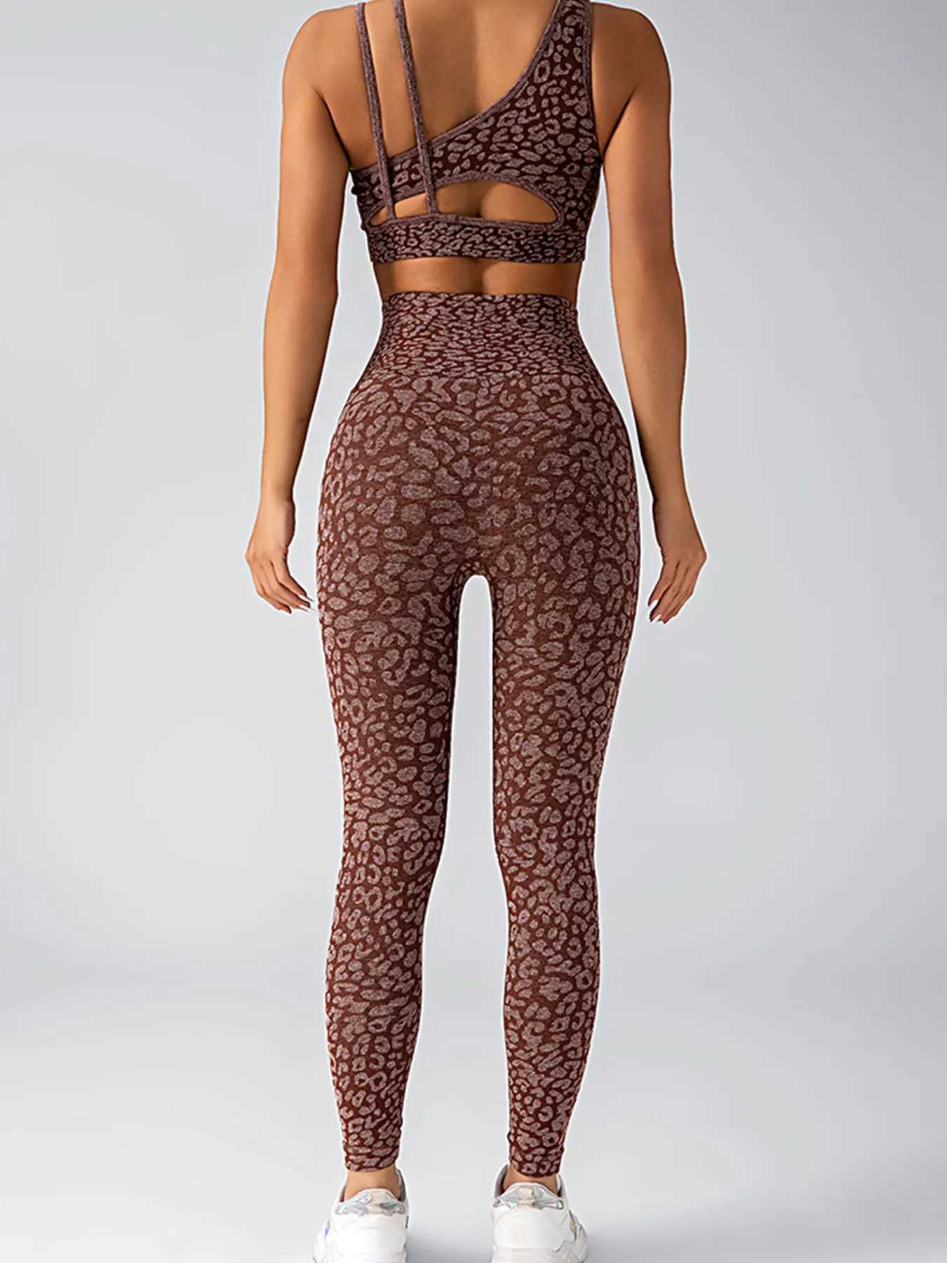 The female leopard print high waisted yoga set is an ideal choice for fitness enthusiasts and daily wearW250411