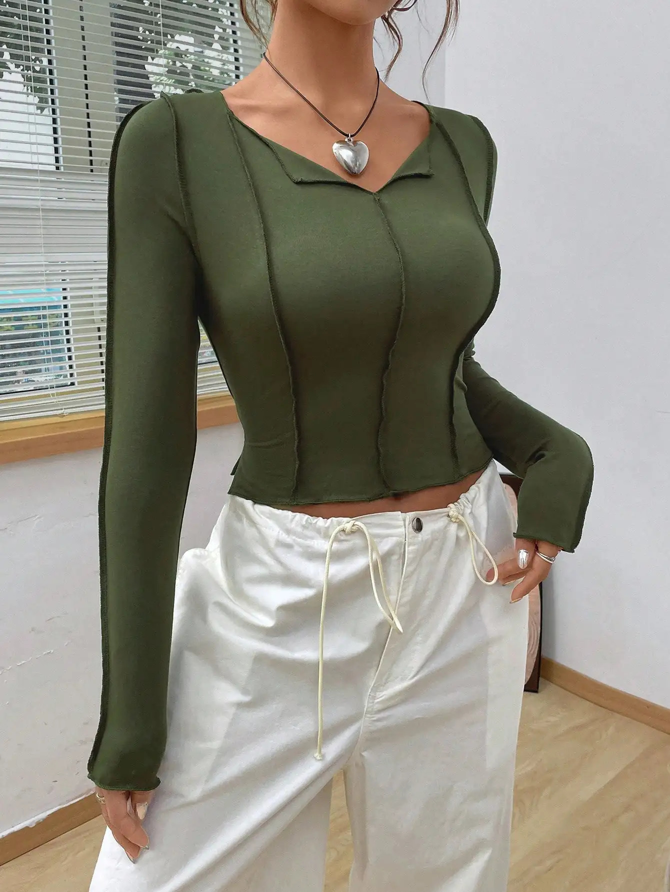 Spring and summer womens slim fit short n niche Vneck Tshirt long sleeved top 250411Z