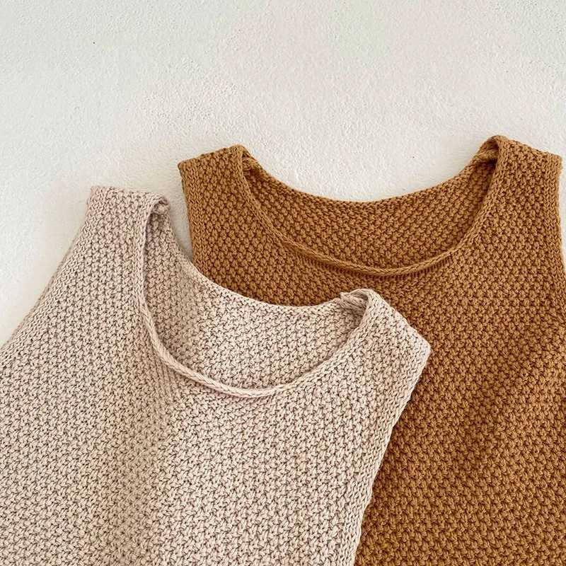 Baby striped knitted clothing set childrens fashionable baby girl boy knitted clothing set vest+short sleeved 2PCS short sleeved setXJ250410
