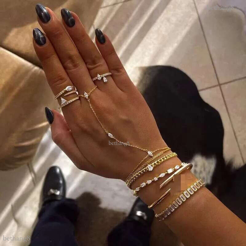 Bling Micro Paved Bling Cz Cubic Zirconia Fashion Simple Link Chain Finger Bracelets Finger Hand Chain Jewelry Gifts for Women