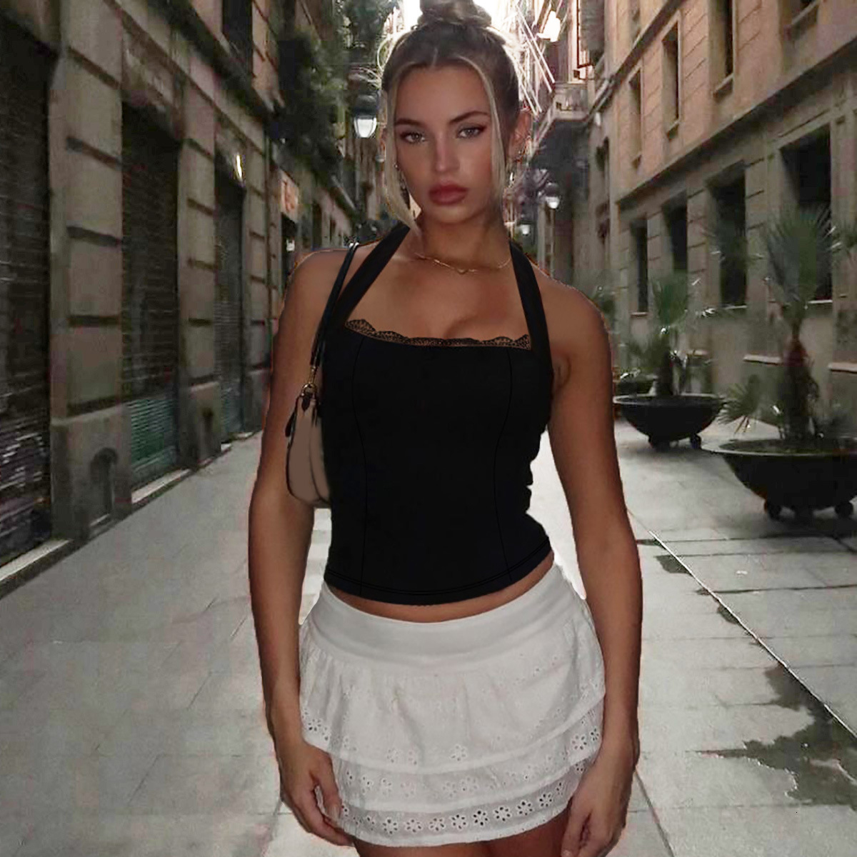 Designer Women's Vest 2025 Summer New Product Fashionable And Sexy Backless Lace Up Camisole Top Women's Navel Lace Collar Small Vest Women&