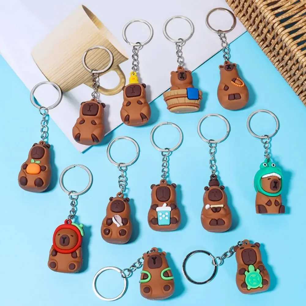 Creative and Cute Capybara Keychain Car Keychain Cartoon Capybara Pendant Female Doll Keyring Charm Holiday Gift Jewelry W250411