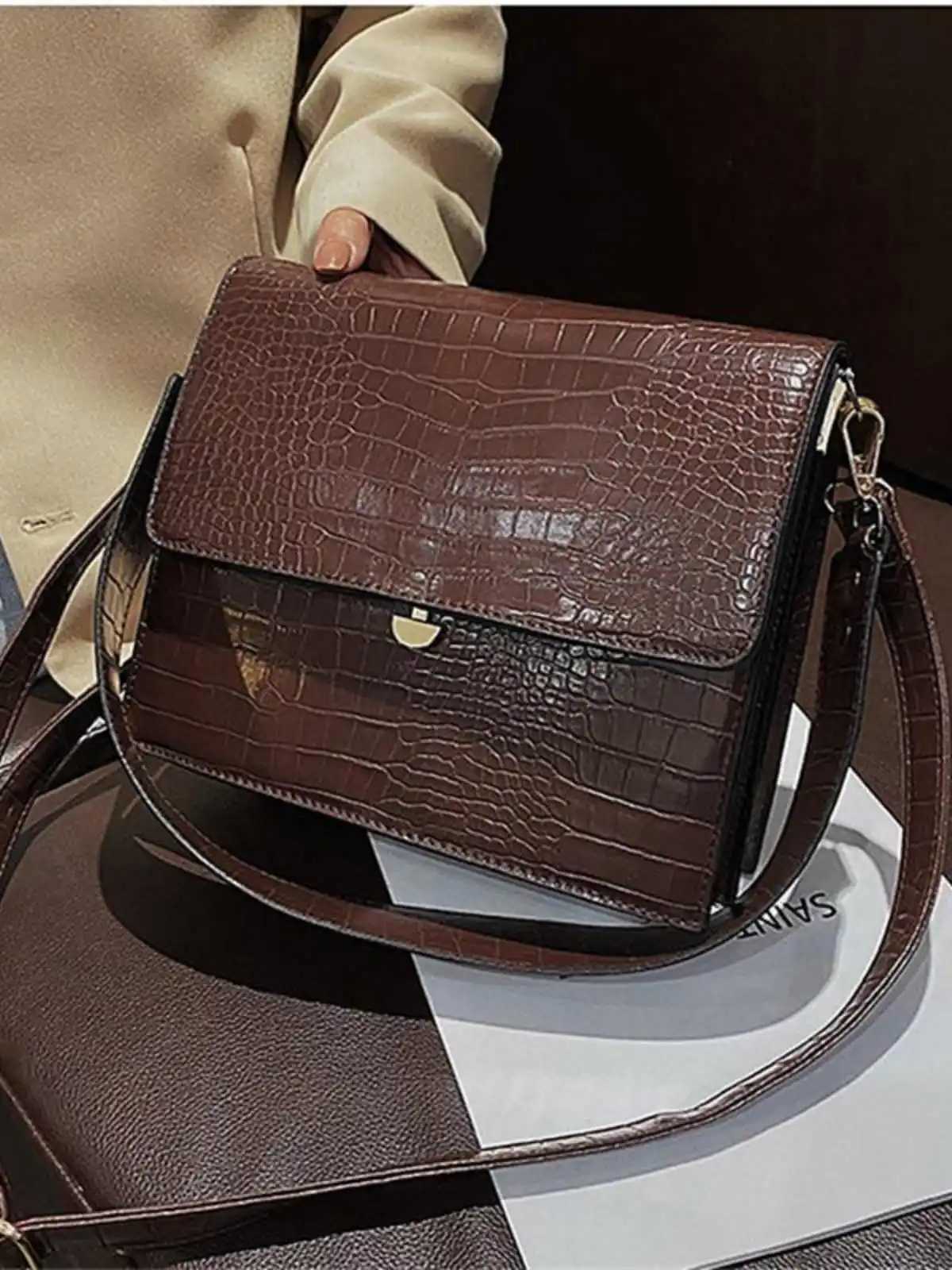 Large Capacity Commuter Square Bag For Women New Fashiona Retro Single Shoulder Briefcase High Quality Versatile Crossbody BagT251110