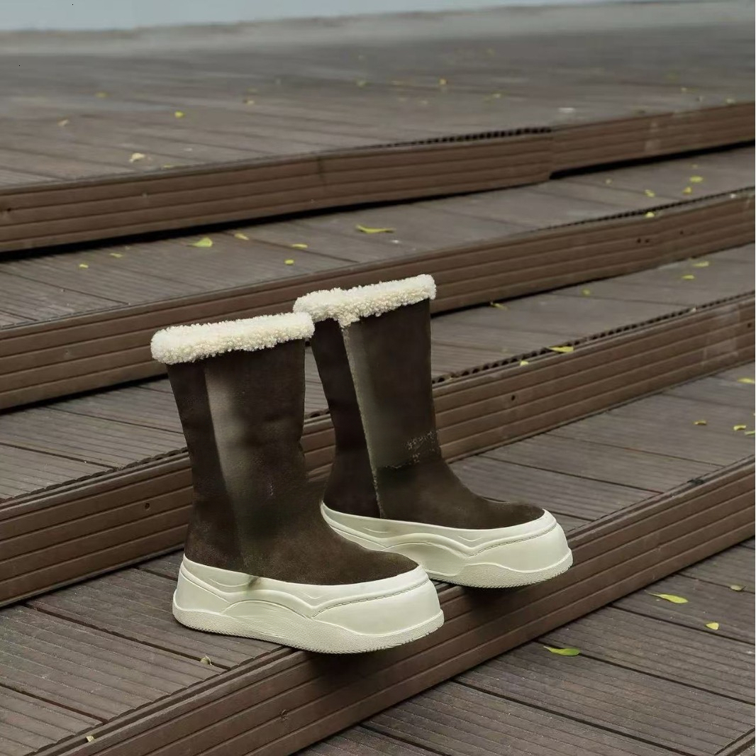 Designer's new autumn and winter leather women's shoes with thick sole and plush lining, casual and versatile plush boots, fashionable and t