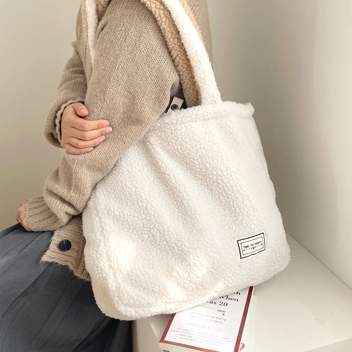 Soft Plush Womens Double Side Shoulder Bag Female Furry Large Shopping Faux Lamb Wool Student Girls Book Tote Handbags 251110