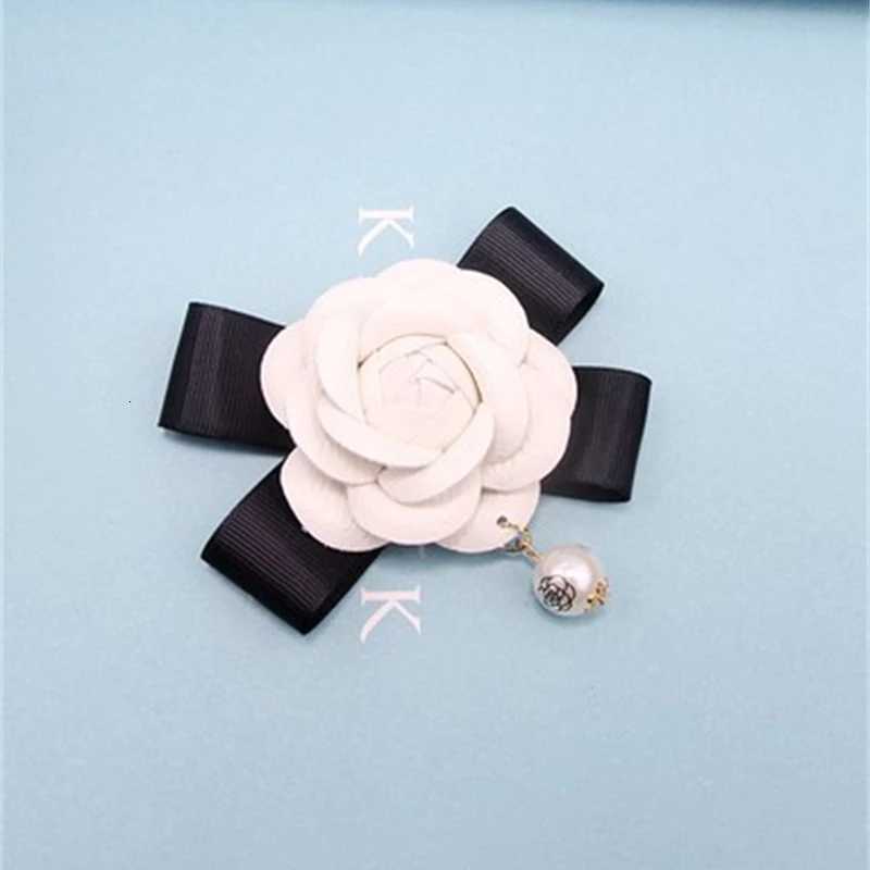 Luxury Camellia Handmade Pearl Bowknot Diy Hair Accessories Corsage Collar Flower Clothing Ladies Bag Keychain Mobile Phone Case Chain Y251111
