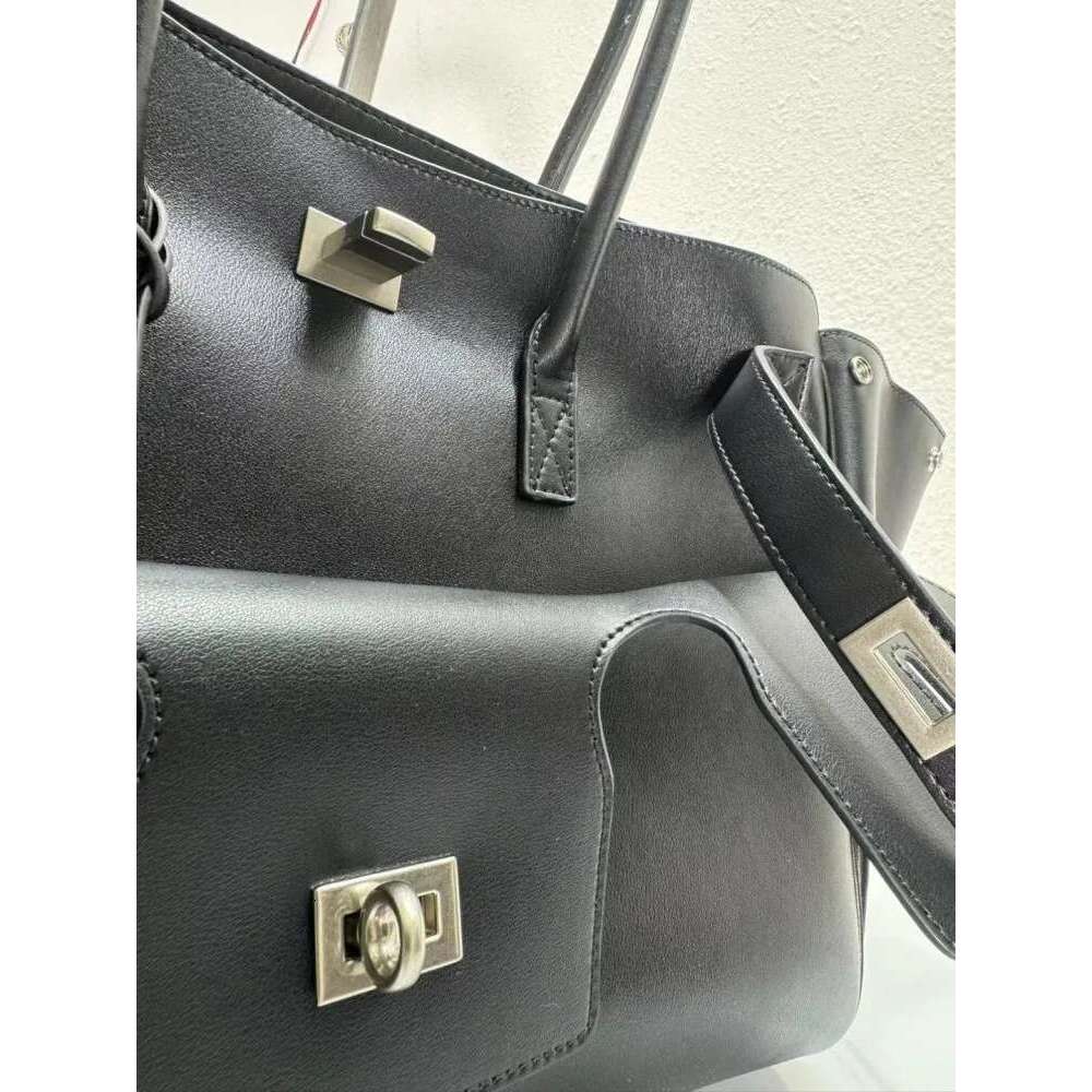 New Fashion Women Large Capacity Totes Handbag Black Motorcycle Shoulder Designer Hasp Ladies Cow Split Leather Bag Satchels