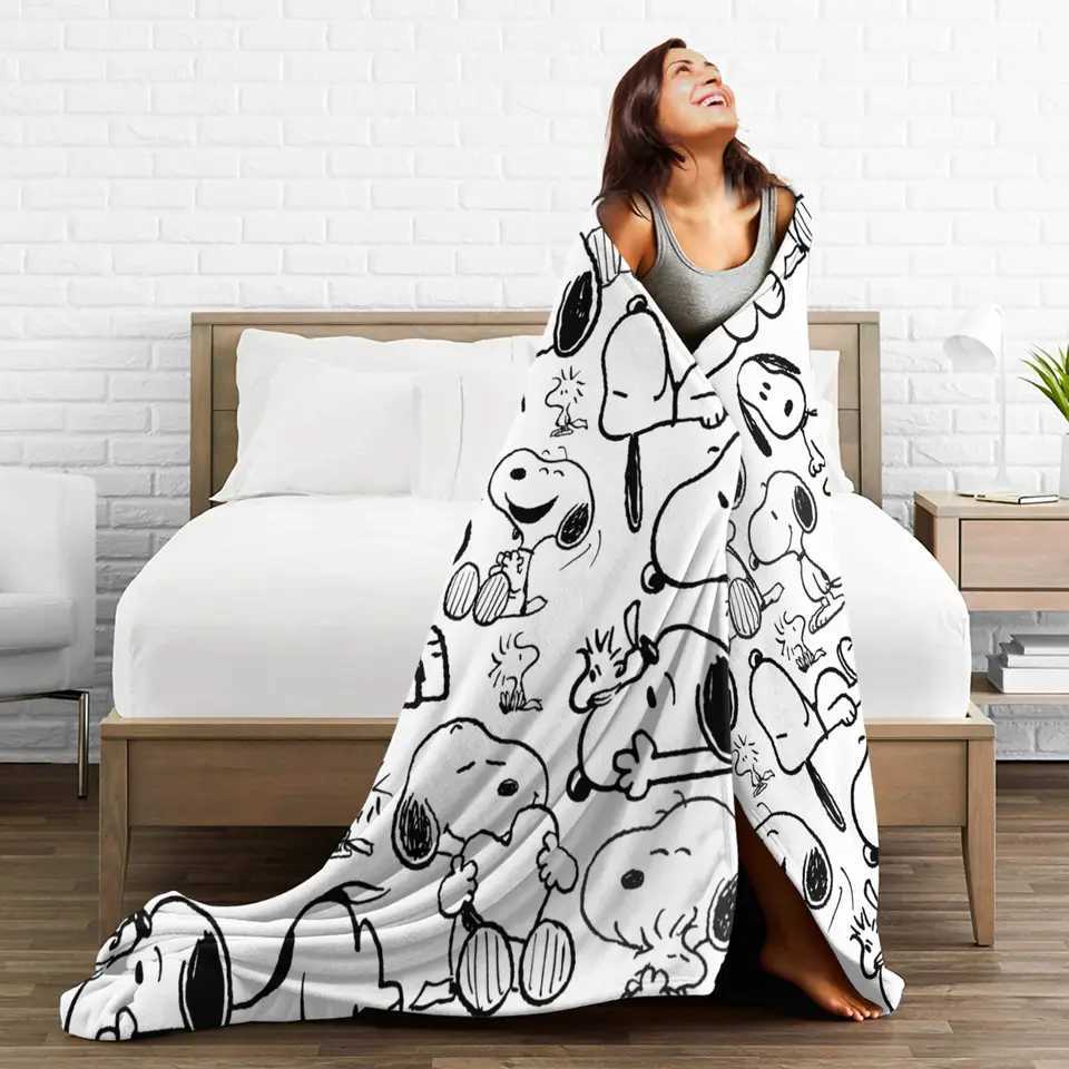 Peanuts Snoopys Giggle Laugh Pattern Flannel Throw Blankets Blanket for Bed Travel Lightweight Plush Thin Quilt C251111