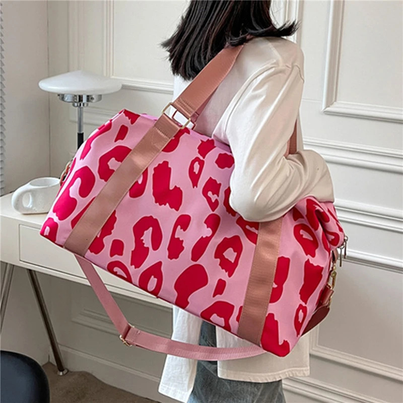 Large Capacity Women Travel Bags Duffle Shoulder Bag Multi-functional for Girls Female Sports Storage Fitness Handbag 251110