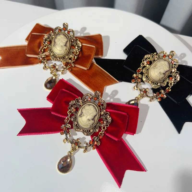 Luxury Velvet Fabric Bow Brooches for Women Shirt JK Bow Tie Crystal Beauty Head Badge Lapel Pins Vintage Jewelry Clothing Accessories Y251111