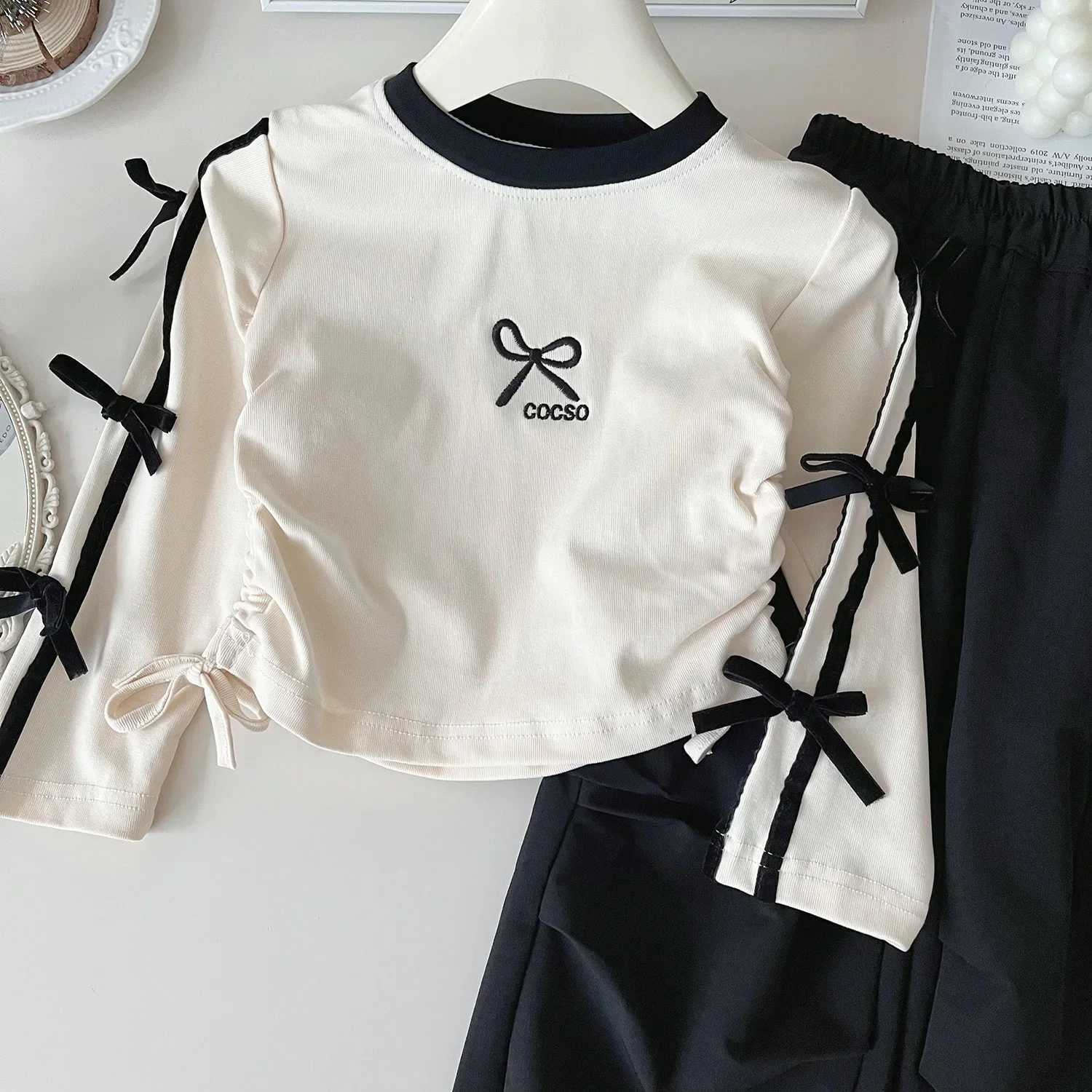 Autumn girls two-piece printed butterfly waist top+solid color cargo pants childrens clothing childrens clothing girls clothingXJ250410