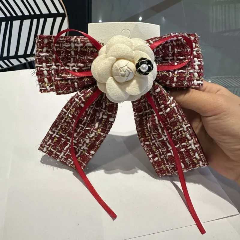 Luxury High-end Fabric Bow Hair Clips Spring Clip Fashion Camellia Flower Hairpins Temperament Barrettes Korean Hair Accessories Y251111