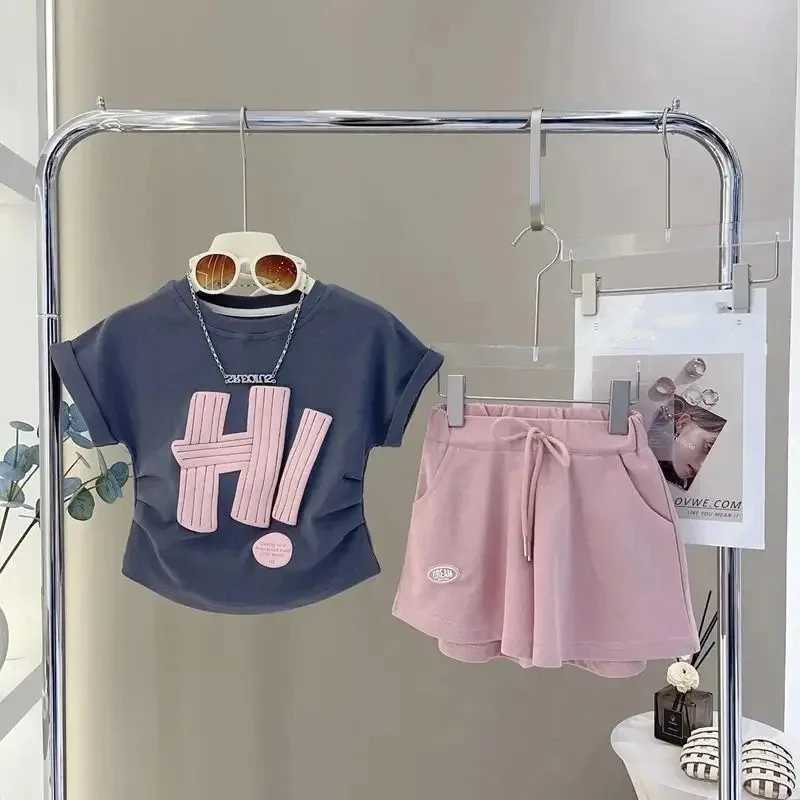 Girls clothing set 2024 summer childrens short sleeved set teenage girls letter T-shirt shorts sportswear setXJ250410