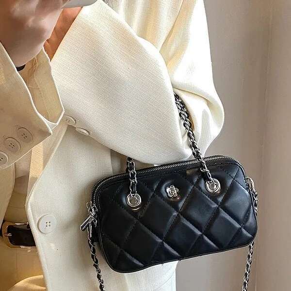 2025 New Women's Fashion Multi functional Shoulder Bag Commuter Handbag Designer Women's Out Shoulder Bag4
