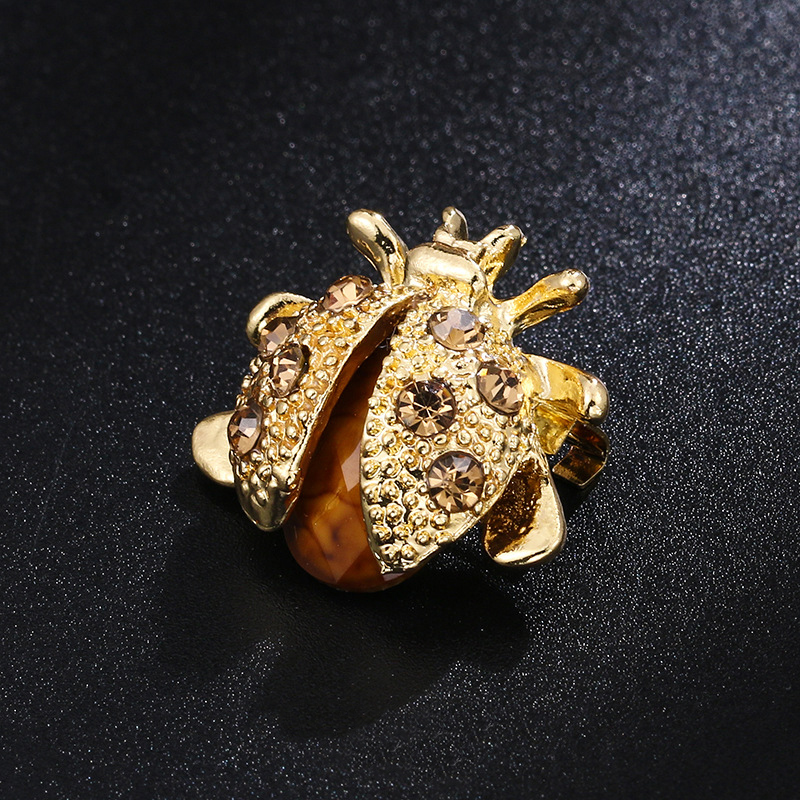 Exquisite Insect Shaped Design Charming Rhinestone Carved Brooch Seven Star Ladybug Shaped Temperament For Womens Daily Wear And Decoration Brooch