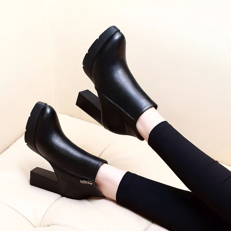 Fashion Casual Zipper Pointed Toe Soft Leather Women Shoes Square High Heel Ankle Boots Black Motorcycle Boots Shoes 251110