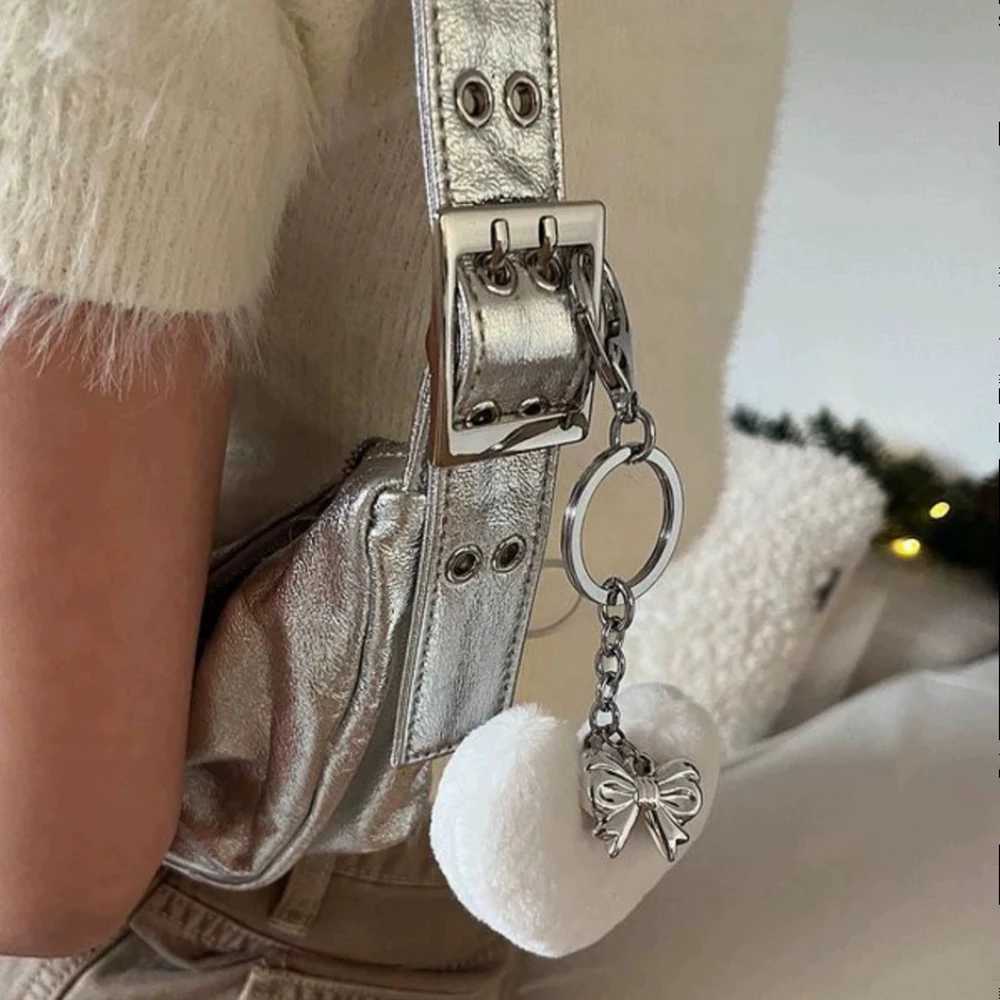 Y2K silver bow hair heart-shaped charm keychain fluffy plush heart-shaped pendant backpack pendant decoration car keychain W250411